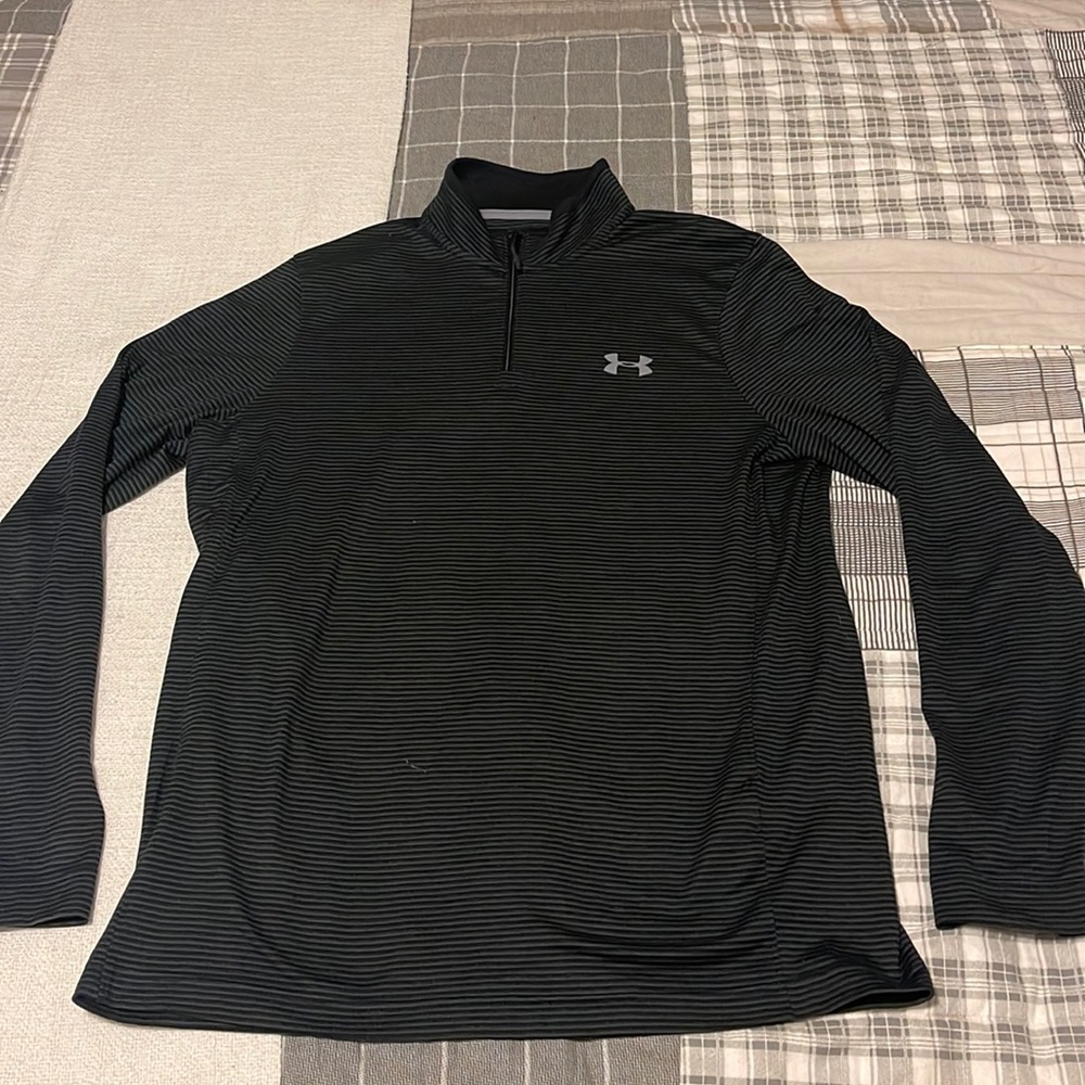 Men’s Medium Under Armour Quarter Zip - Black & Gray Stripes